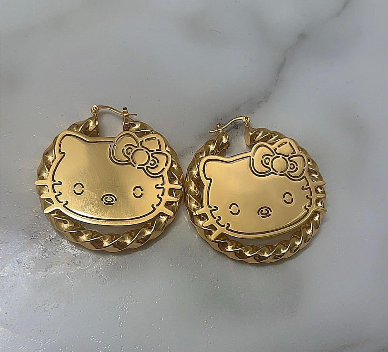 Kitty hoop earrings